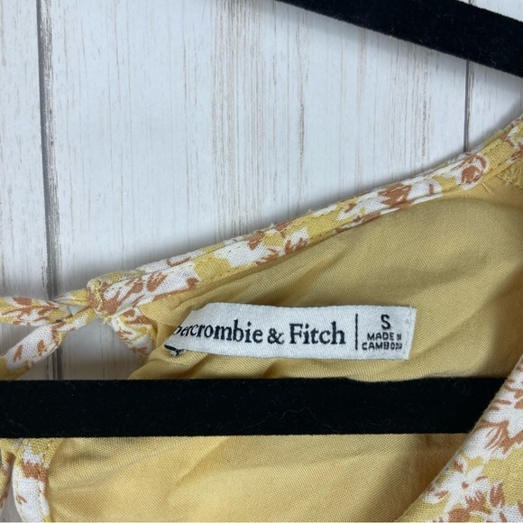 Abercrombie and Fitch yellow floral lace up top - Picture 3 of 5